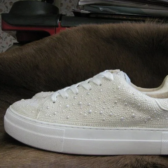 BETSEY JOHNSON BEADED SNEAKERS  NEW IN BOX (BOX NOT IN GOOD CONDITION)  SIZE 9.5 - Picture 6 of 16